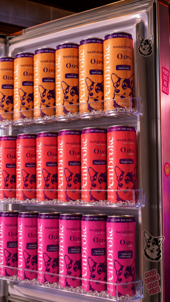 Geladeira com latas Pembroke Social Drink
